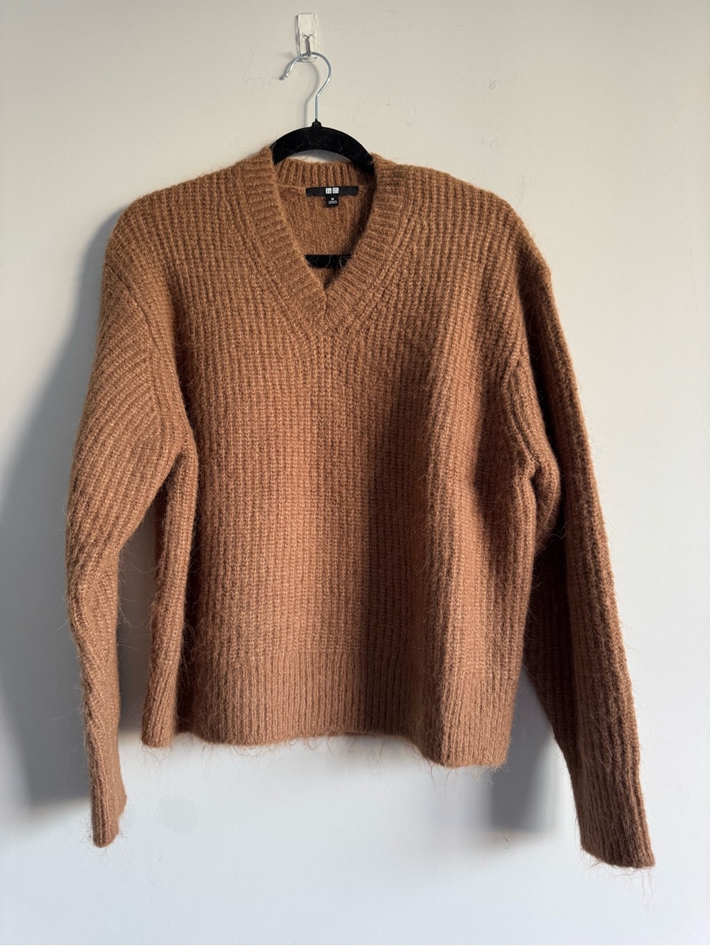 NWOT Uniqlo Teddy Bear Chocolate Brown Heavy Wool Blend V Neck Winter Sweater